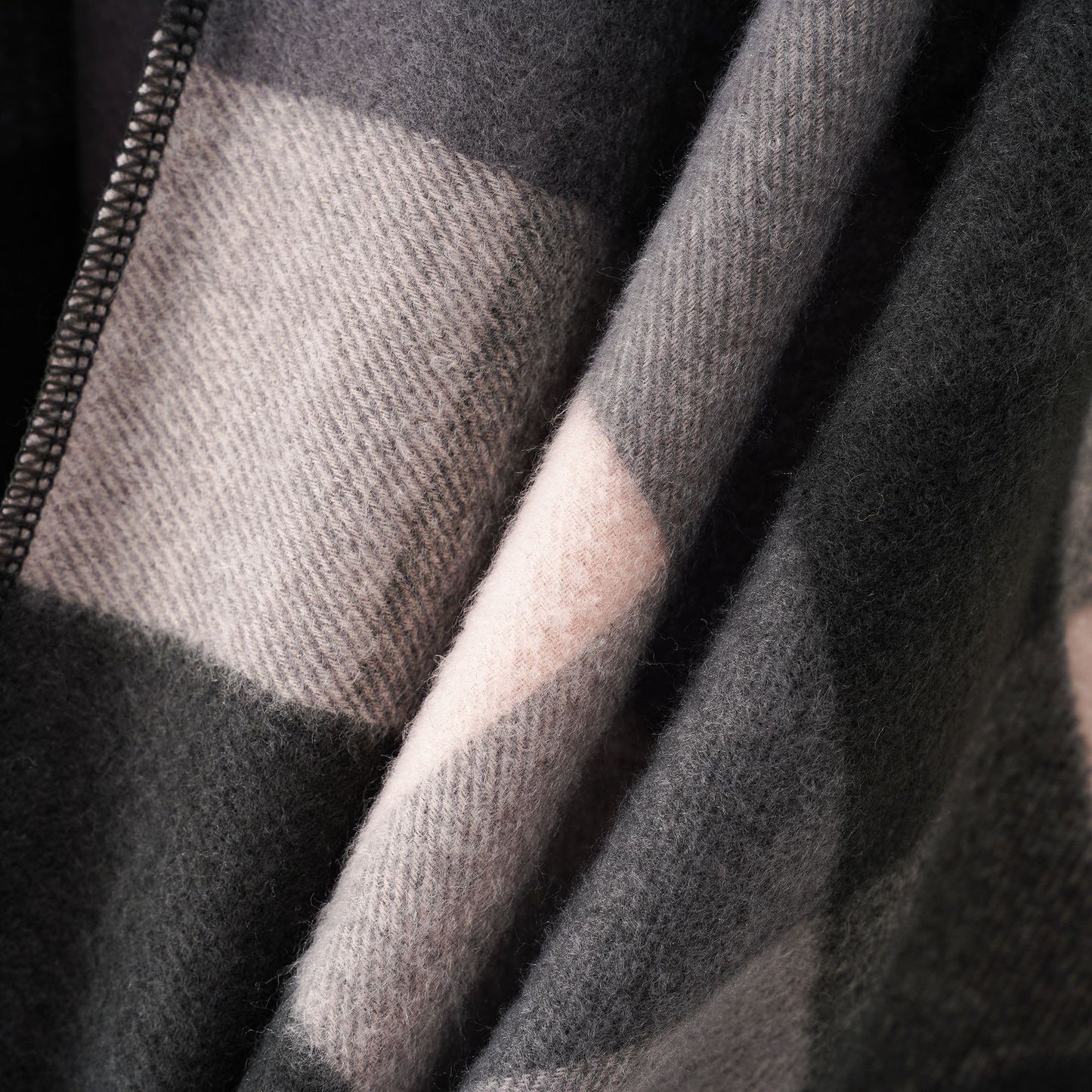 Classics Split Plaid Shawl Tassel Autumn Winter Thickening Cashmere Cloak