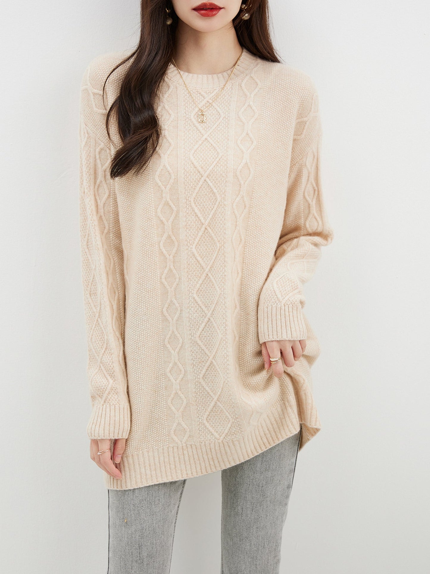 Yvonne Woman Long Sleeve Sweater