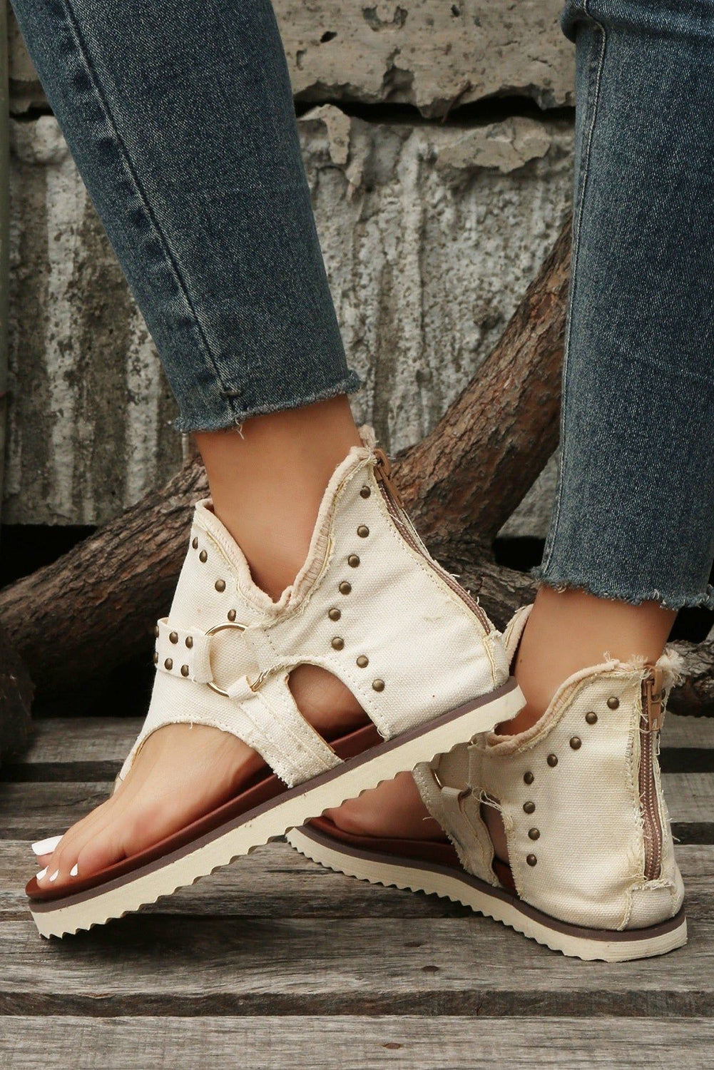 Beige Solid Rivet Raw Hem Clip Toe Zipped Sandals