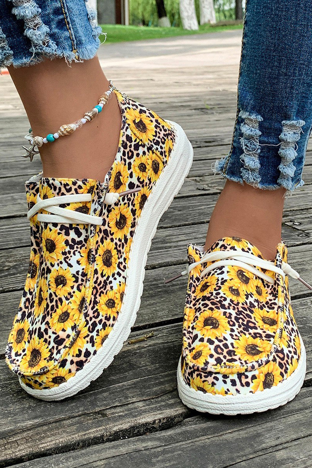 Yellow Sunflower Leopard Print Lace-up Decor Canvas Shoes