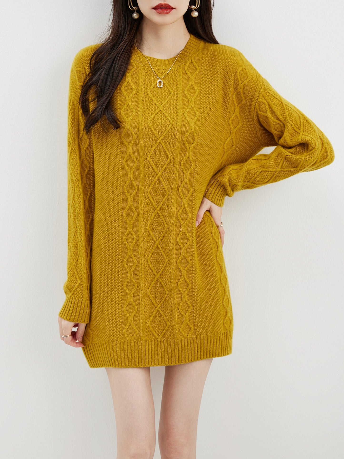 Yvonne Woman Long Sleeve Sweater