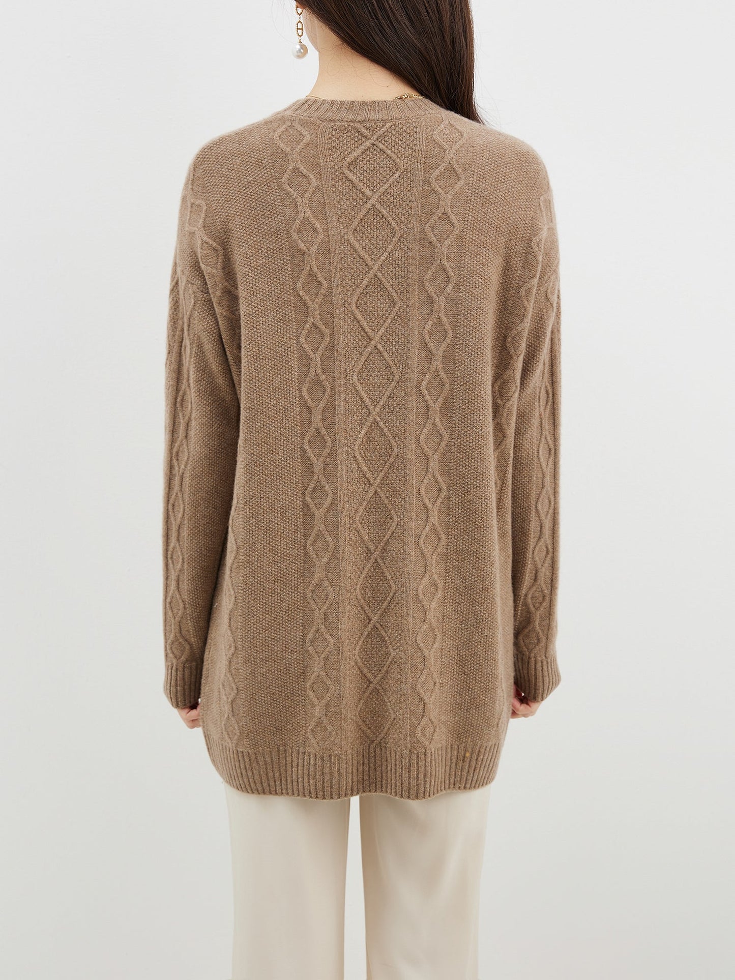 Yvonne Woman Long Sleeve Sweater