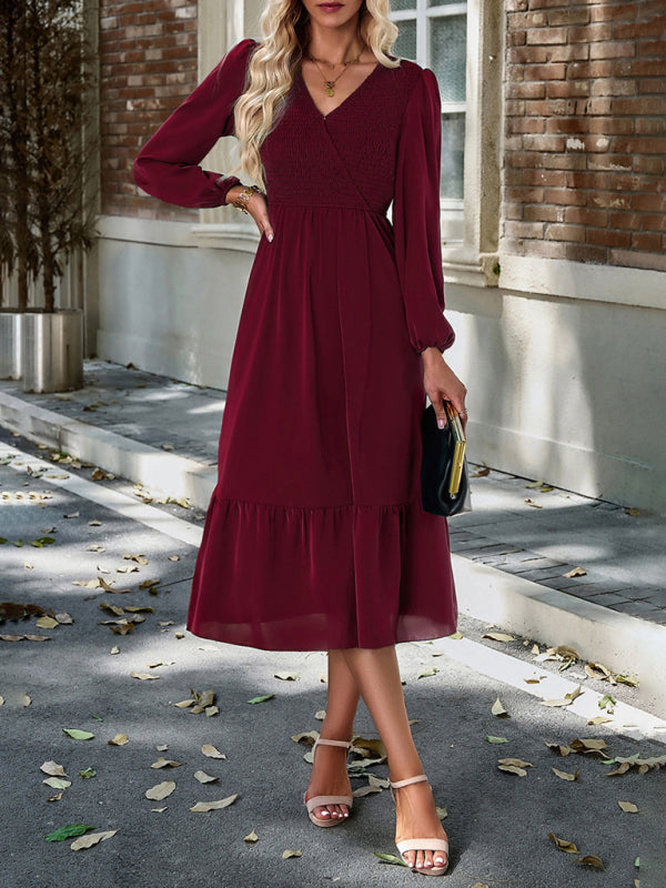 V-neck elegant dress with solid color
